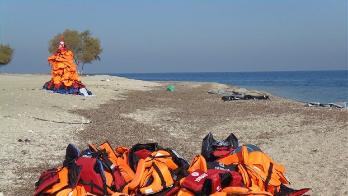 Τέσσερις σοροί προσφύγων εντοπίστηκαν σε νησιά του Αιγαίου